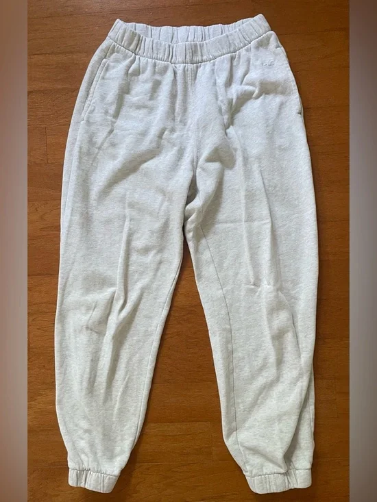 Hollister Cream Sweatpants - Picture 2 of 3